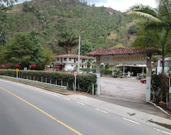 Khách sạn Paraiso Termal (Tibirita, Colombia)