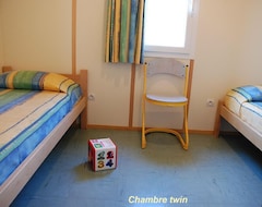 Cijela kuća/apartman Quiet And Relaxing, Ideal Hikers, 1 Living Room, 2 Bedrooms, Bathroom, Pool (Blavignac, Francuska)