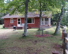 Entire House / Apartment Little Cabin On The River (Escanaba River) Lcotr - Pet Friendly (Cornell, USA)