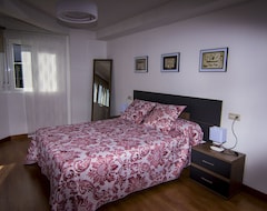 Koko talo/asunto Downtown, Modern, Equipped And Comfortable Apartment 100 M2. Garage Option (León, Espanja)