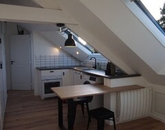 Cijela kuća/apartman Renovated Attic Studio (Saint-Nazaire, Francuska)