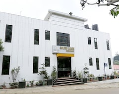 Otel Golden Larch Residency (Udhagamandalam, Hindistan)