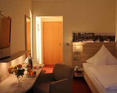 Khách sạn Hotel Sonnenhof (Bad Wildbad, Đức)