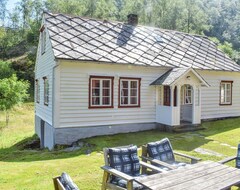 Koko talo/asunto 3 Bedroom Accommodation In Nordtveitgrend (Fusa, Norja)