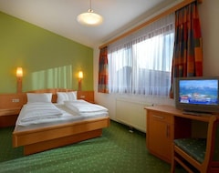 Khách sạn Holiday (Ellmau, Áo)