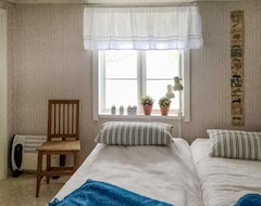 Toàn bộ căn nhà/căn hộ Look Forward To A Special Living Experience In This Vacation Home Dating Back To 1780. (Lingbo, Thụy Điển)