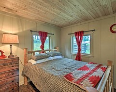 Cijela kuća/apartman New! Off-the-grid Cabin Retreat By Lake Koocanusa! (Rexford, Sjedinjene Američke Države)