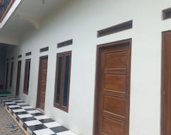 Hotel SPOT ON 93815 Chimi Rumah Kost (Purwokerto, Indonezija)