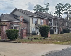Entire House / Apartment Best Of Pineville! 2b/2b,queen Beds, Wifi, Tv, Camp B, P&g, Cleco, & Lc Welcome! (Pineville, USA)