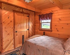 Koko talo/asunto New! 1br Dundee Cabin W/private Hot Tub! (Dundee, Amerikan Yhdysvallat)