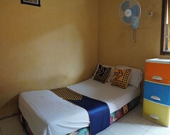 Hotelli Spot On 92666 Rumah Kos Arafah Syariah (Probolinggo, Indonesia)