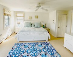 Cijela kuća/apartman Charming & Bright Beach House - Owners Special - Take $1300 Off June Weeks (Barnstable, Sjedinjene Američke Države)