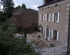 Toàn bộ căn nhà/căn hộ Large Family House Near Lake Naussac (Fontanes, Pháp)