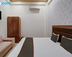 Khách sạn Oyo Flagship Hotel Paradise Premium (Varanasi, Ấn Độ)