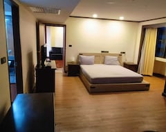 Khách sạn Omni Tower Sukhumvit Nana By Direct Rooms (Bangkok, Thái Lan)
