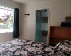 Entire House / Apartment Peace Full Private Modern 1 Bedroom House In Country Side (Houhora Heads, New Zealand)