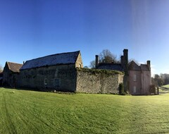 Tüm Ev/Apart Daire 1600 Fortified Jacobean Manor On Secluded Estate A Perfect Place To See Ireland. (Lismore, İrlanda)