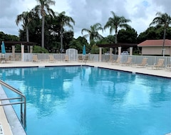 Hotel Right Direction Rentals (Port St. Lucie, Sjedinjene Američke Države)