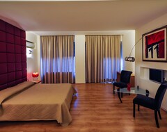 Hotel Kleopatra Inn (Messini, Grecia)
