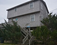 Toàn bộ căn nhà/căn hộ Semi Oceanfront Cottage With Unheard Of Value! Only $1595 (Avon, Hoa Kỳ)