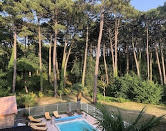 Toàn bộ căn nhà/căn hộ Executive Family Getaway 500 Metres From Le Penon Beach Set In A Peaceful Forest (Seignosse, Pháp)