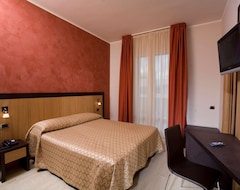Hotelli Hotel Naitendi (Cutrofiano, Italia)