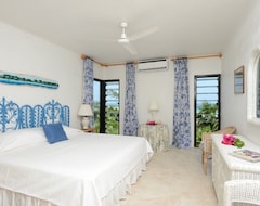Hele huset/lejligheden Elegant And Historic Villa Directly On Windermere Beach W/ Pool (Tarpum Bay, Bahamas)