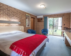 Hotel Eildon Parkview Motor Inn Room 2 (Eildon, Australia)