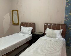 Hotel Oyo 93292 Raudhatul Husna Homestay (Padang, Indonesia)