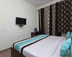 Khách sạn OYO 10172 Dhruv Residency (Delhi, Ấn Độ)