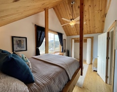 Toàn bộ căn nhà/căn hộ Magnificent Barn House nestled peacefully in Buckhorn Valley! (Bellvue, Hoa Kỳ)