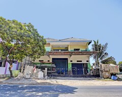 Otel Spot On 93037 Nova Jaya Homestay Syariah (Lamongan, Endonezya)