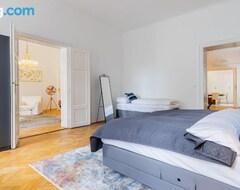 Cijela kuća/apartman 120 M2 4-rooms Apartment In A City Center (Beč, Austrija)