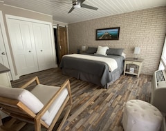 Căn hộ có phục vụ Crooked Lake Waterfront/beachfront Condo 1 Bedroom. 1.5 Baths (Conway, Hoa Kỳ)
