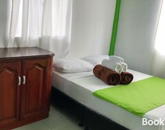 Guesthouse Room In Guest Room - Room With 1 Double Bed And 2 Single Beds Number 8 (Risaralda, Colombia)
