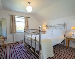 Hotel Rest A While Bed & Breakfast (Bushmills, United Kingdom)