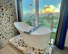 Koko talo/asunto Luxury Tiny Home With Pool & Amazing View (Caguas, Puerto Rico)