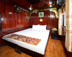 Hotel Imperial Legend Cruise Halong Bay (Hong Gai, Vietnam)