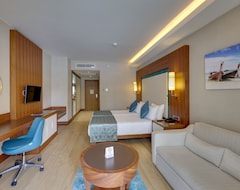 Ramada Hotel & Suites By Wyndham Kusadasi (Kusadasi, Turkey)
