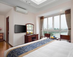 Lakeside Palace Hotel (Hanoi, Vietnam)