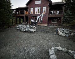 Entire House / Apartment Lakefront, Drive Up Cottage On Black Sturgeon Lake (Kenora, Canada)