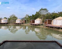 Hotel Eco Eyes Village (Nakhon Nayok, Tajland)