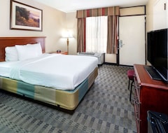 Khách sạn La Quinta Inn & Suites Thousand Oaks-Newbury Park (Thousand Oaks, Hoa Kỳ)