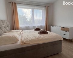 Cijela kuća/apartman 2 Room Apartment, With Terrace, Rovinka, 302 (Senec, Slovačka)