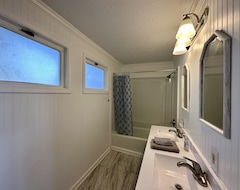 Entire House / Apartment Margies On The Lake (Oscoda, USA)