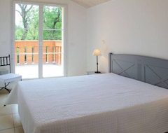 Cijela kuća/apartman Vacation Home Domaine Royal Green (mza100) In Mazamet - 8 Persons, 3 Bedrooms (Mazamet, Francuska)