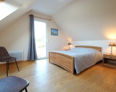 Cijela kuća/apartman Gite Surtainville, 4 Bedrooms, 8 Persons (Surtainville, Francuska)
