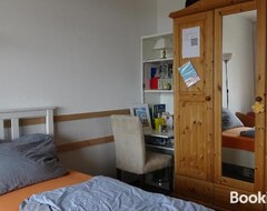 Cijela kuća/apartman Guestroom With Park View And Pool Near City (Frankfurt na Majni, Njemačka)