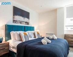 Hele huset/lejligheden Bright 2 Bedroom Apartment In Central Rotherham (Rotherham, Storbritannien)
