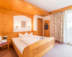 Khách sạn Hotel Riedl im Zillertal (Stumm, Áo)